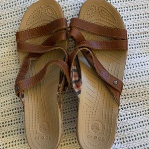 Crocs cork heal summer sandal size 10W
B
